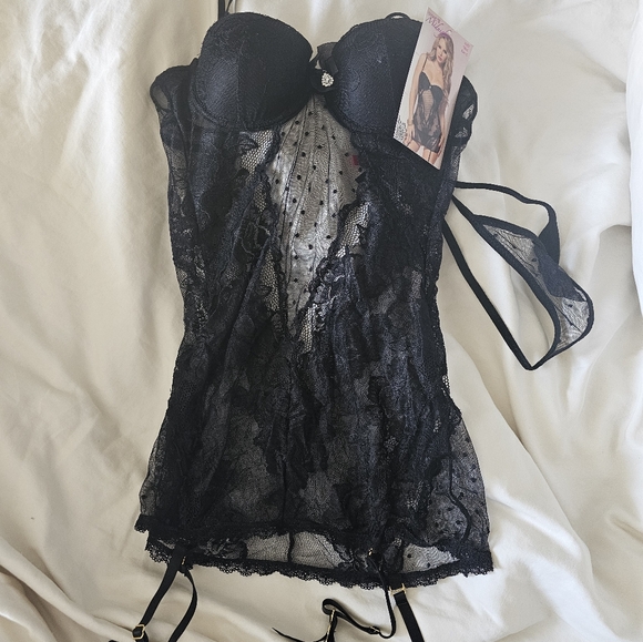 Floral Lace Chemise - Picture 5 of 5